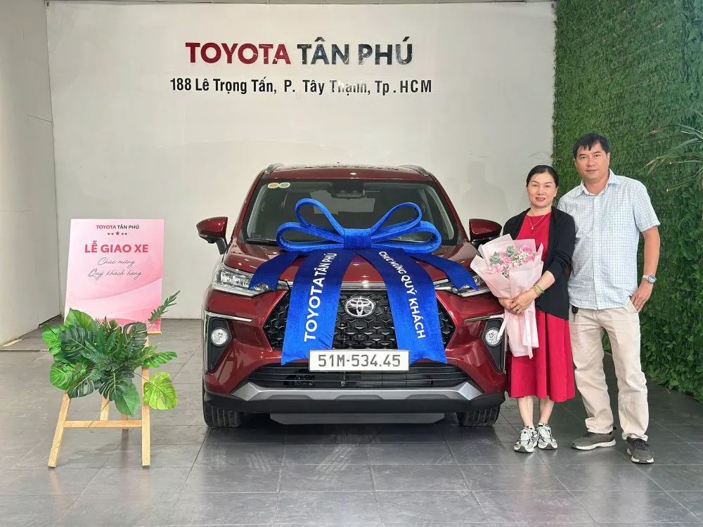 Toyota Tân Phú 75 Z7216096582375_70398F3D532A214F165C4163B17D10D0